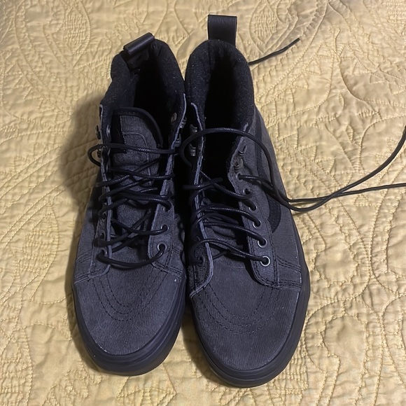Black Vans with leather laces - Picture 5 of 7